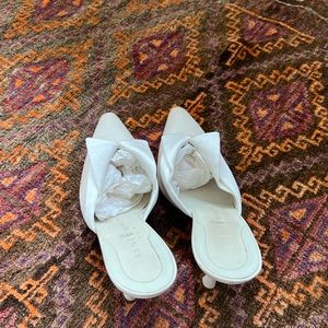 RENE MANCINI VINTAGE WHITE SATIN ITALIAN PUMPS